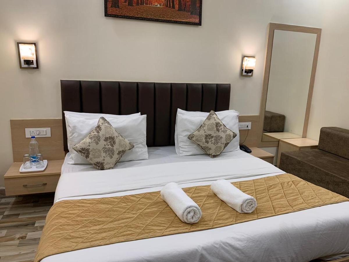 Hotel Heaven View - 50M From Golden Temple Amritsar Bagian luar foto