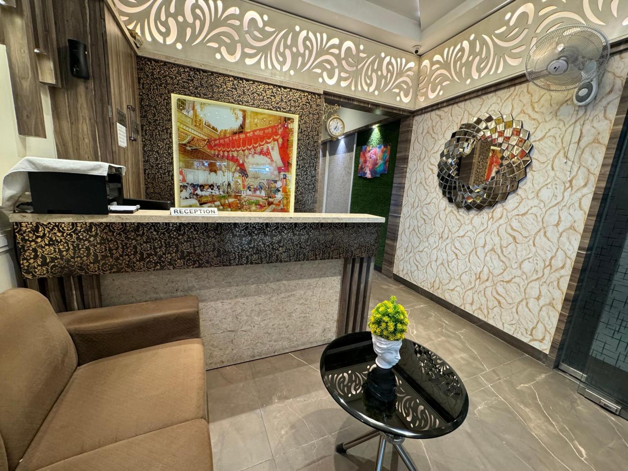 Hotel Heaven View - 50M From Golden Temple Amritsar Bagian luar foto
