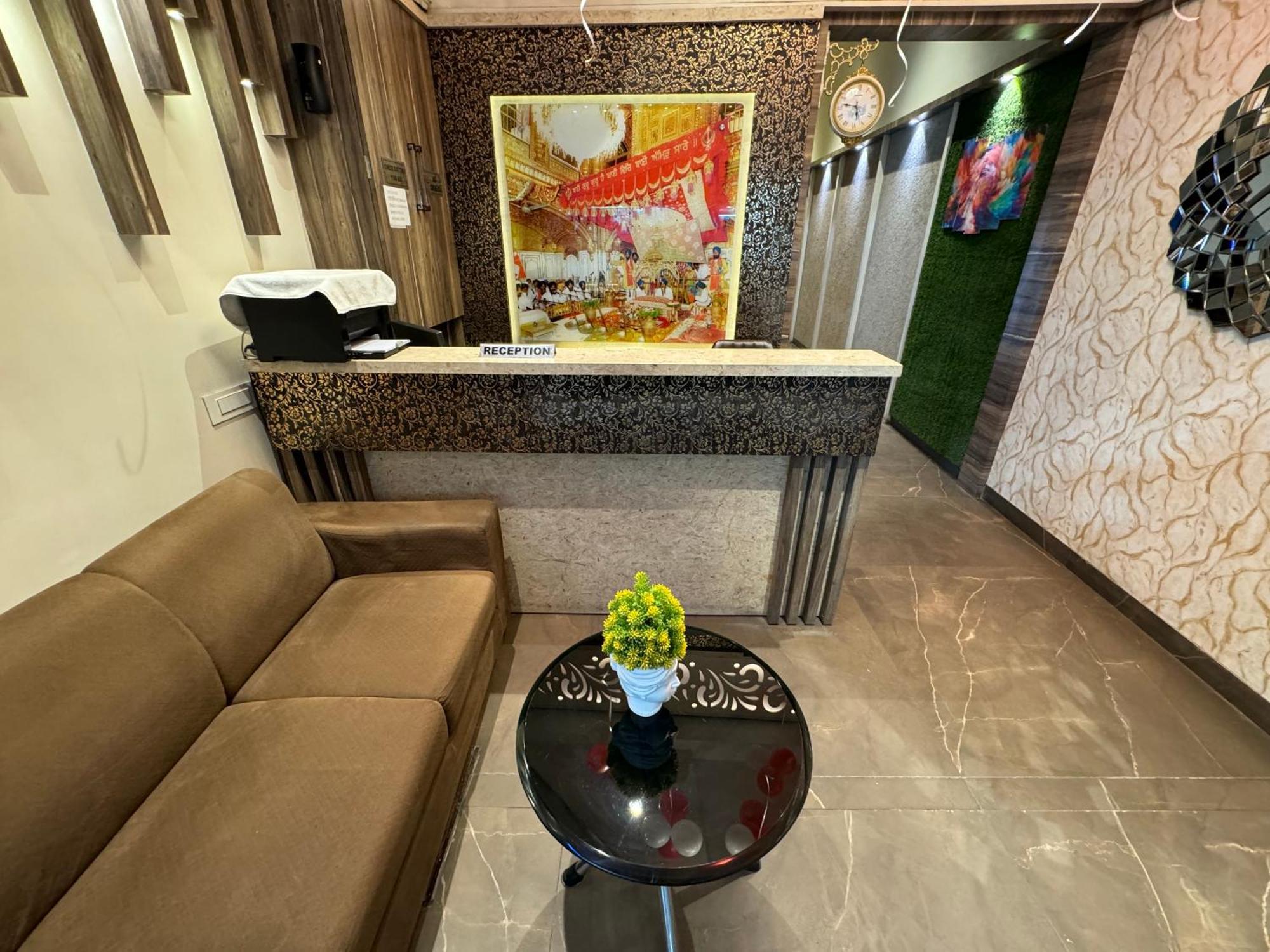 Hotel Heaven View - 50M From Golden Temple Amritsar Bagian luar foto