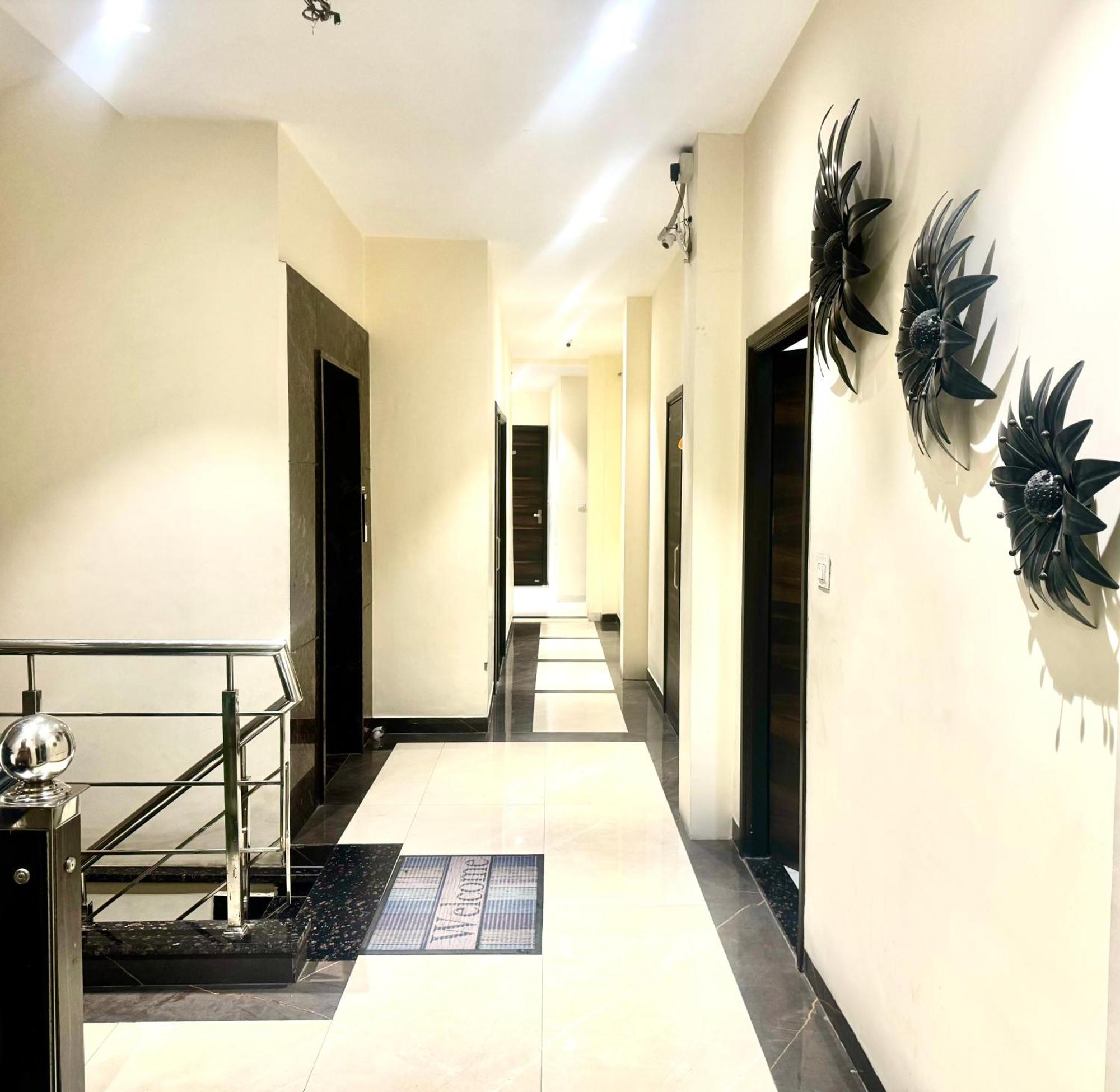 Hotel Heaven View - 50M From Golden Temple Amritsar Bagian luar foto