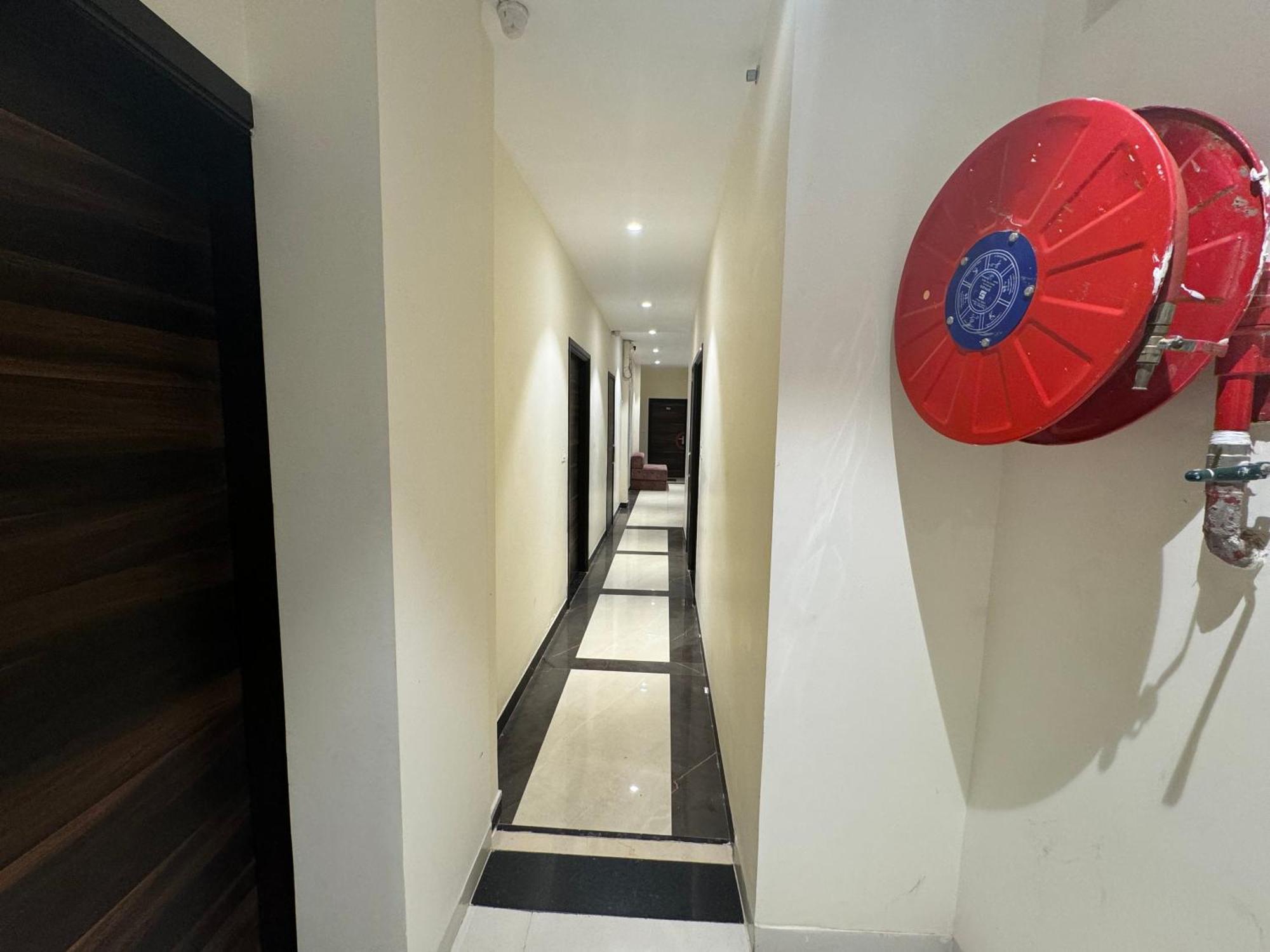 Hotel Heaven View - 50M From Golden Temple Amritsar Bagian luar foto