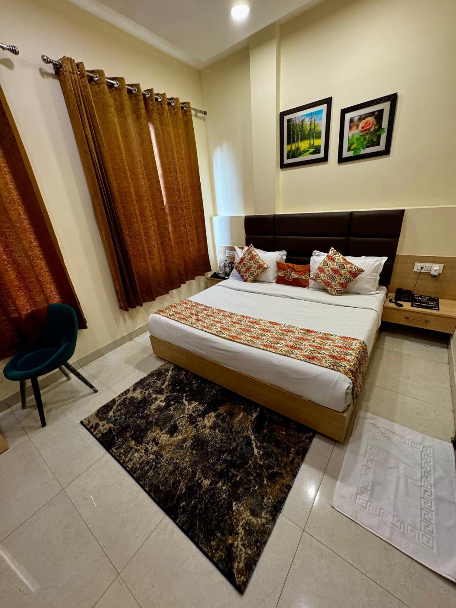 Hotel Heaven View - 50M From Golden Temple Amritsar Bagian luar foto
