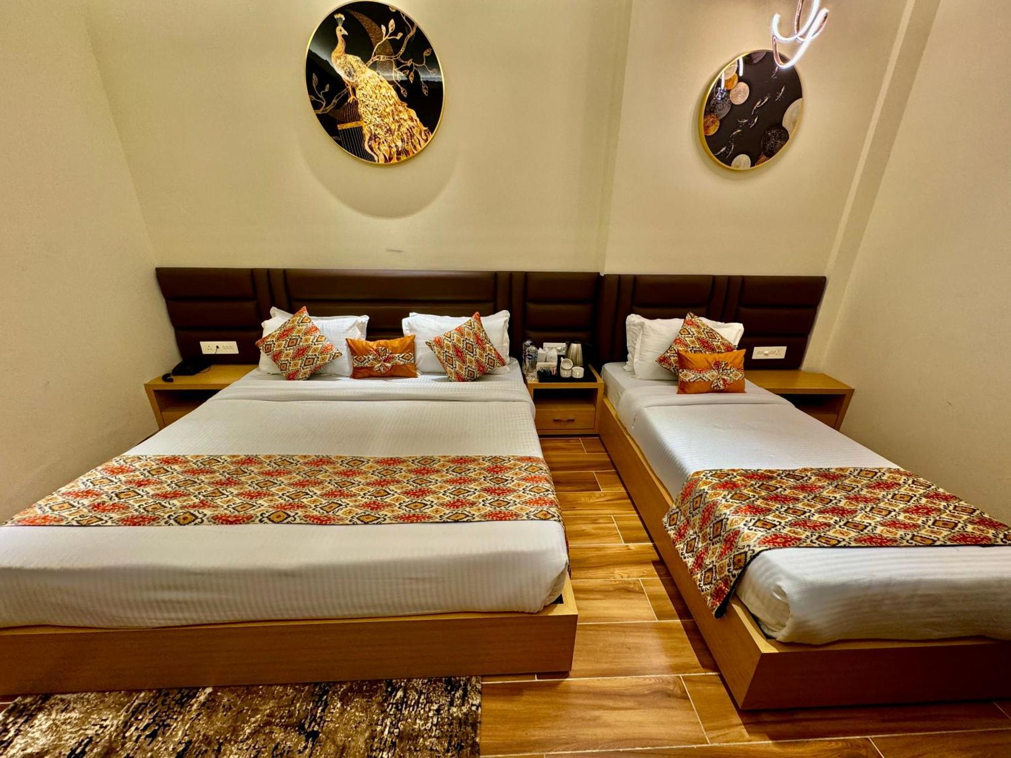 Hotel Heaven View - 50M From Golden Temple Amritsar Bagian luar foto