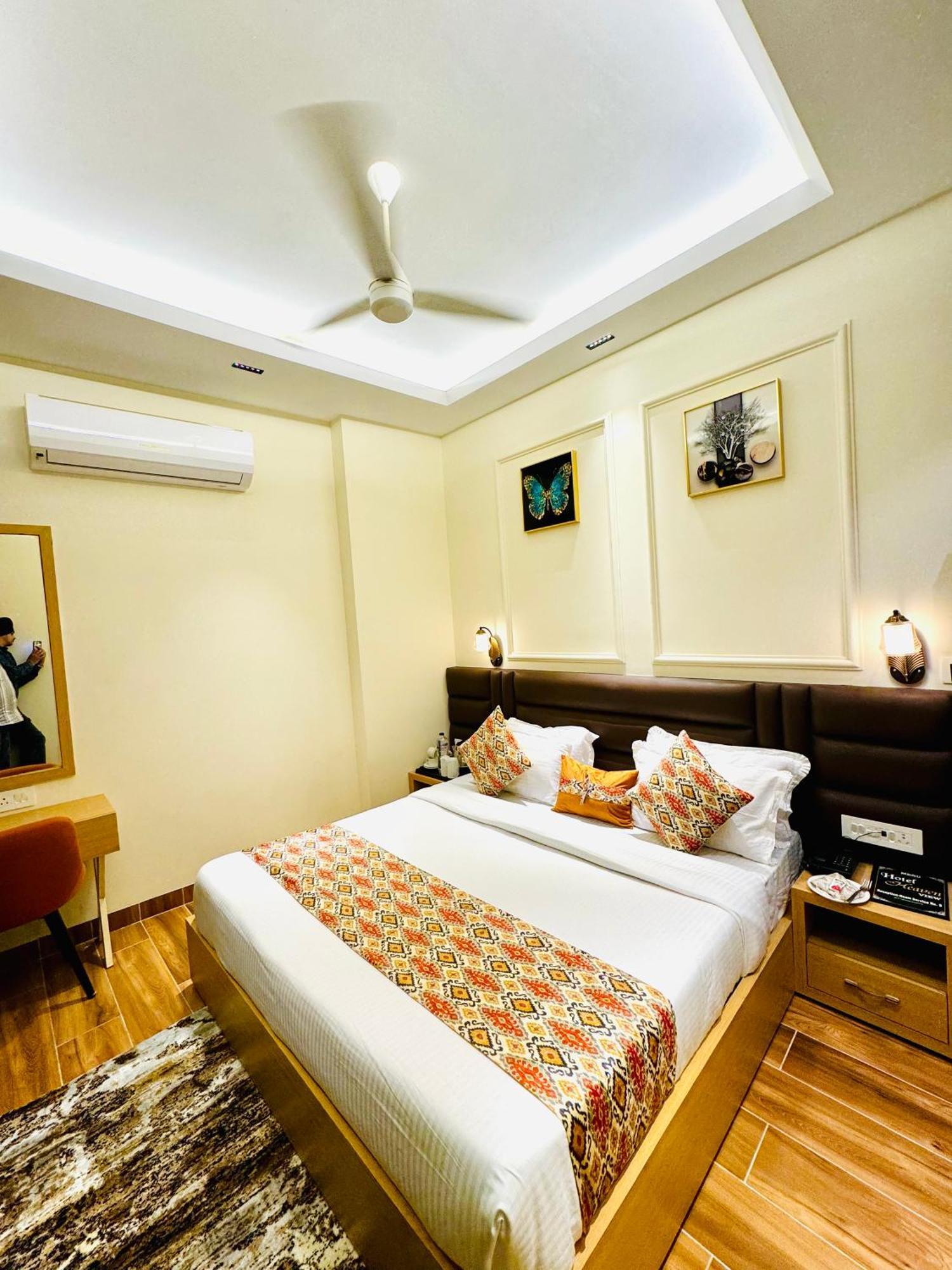 Hotel Heaven View - 50M From Golden Temple Amritsar Bagian luar foto