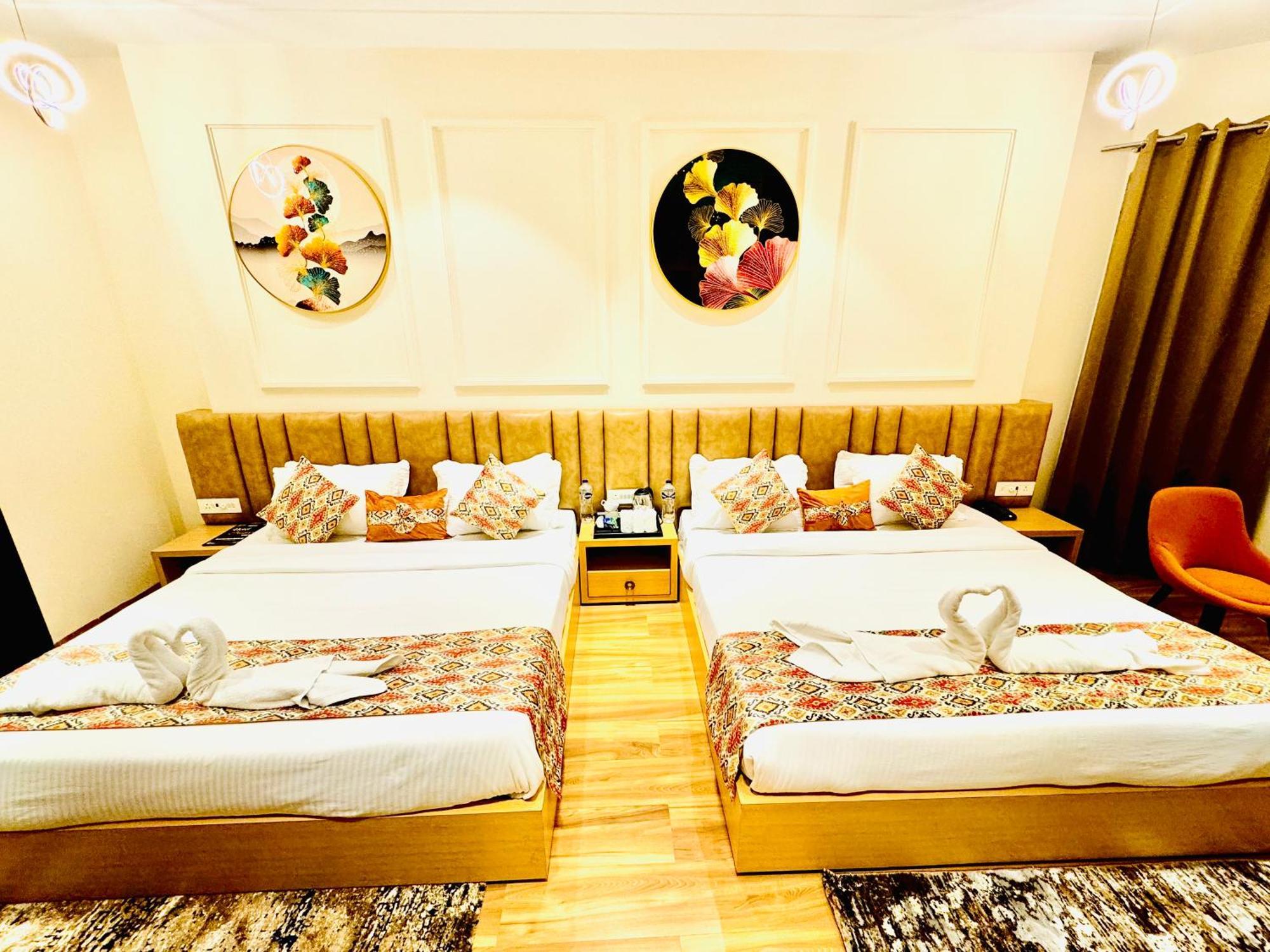 Hotel Heaven View - 50M From Golden Temple Amritsar Bagian luar foto